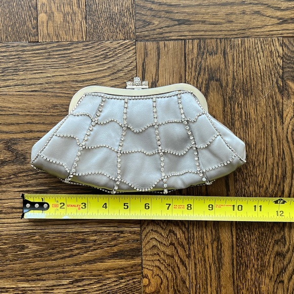 💋SOLD💋 Elegant Satin Clutch with crystals - Picture 13 of 14